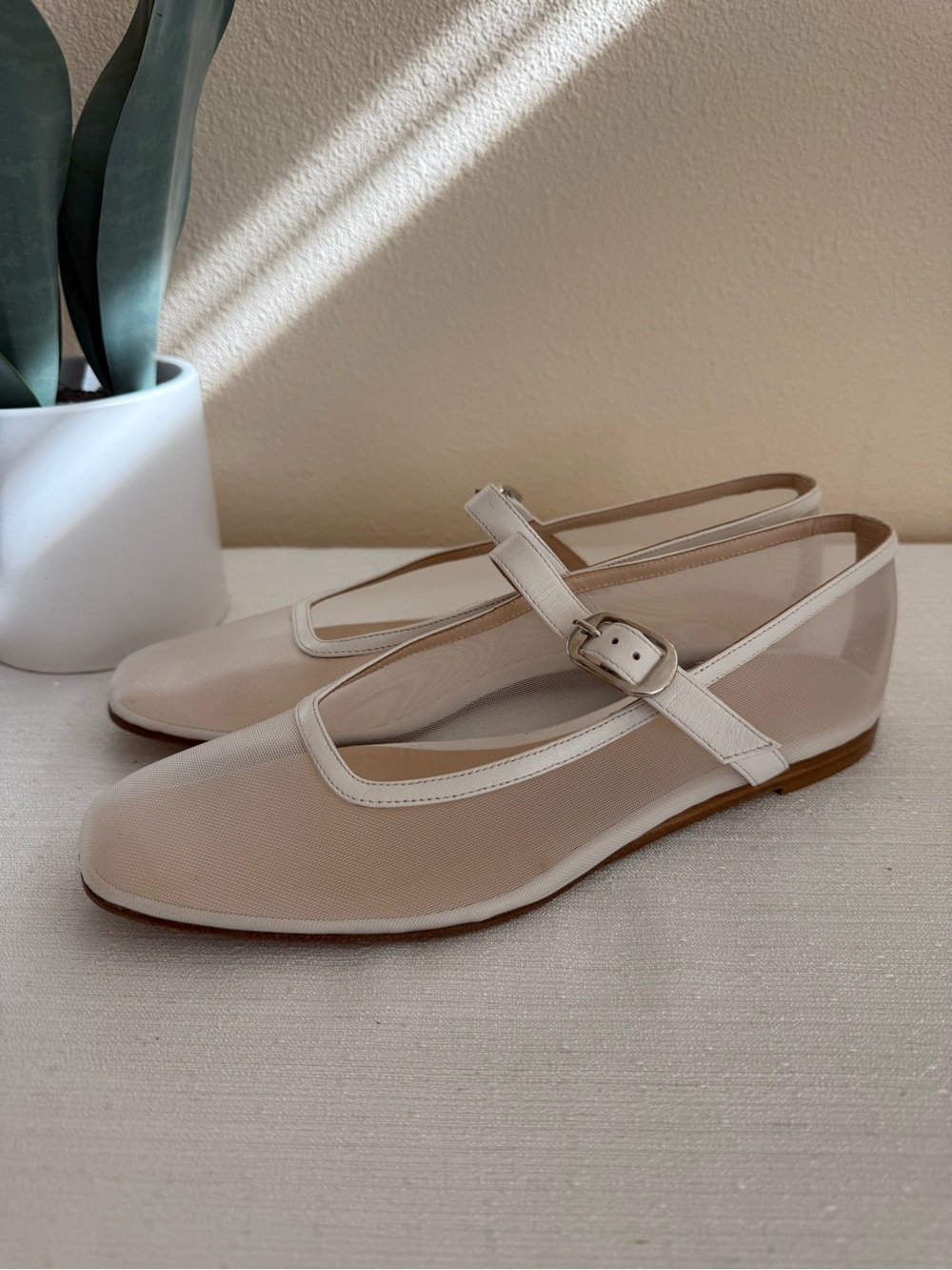 Le Monde Beryl Women's Beige Mary Jane Slingback Flats - Picture 3 of 13